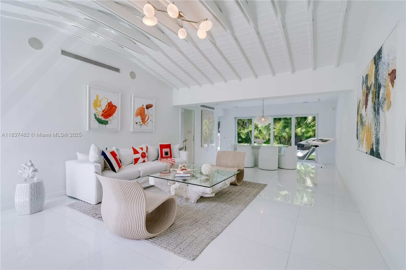 TROPICAL ISLE HOMES SUB 1 - Residential