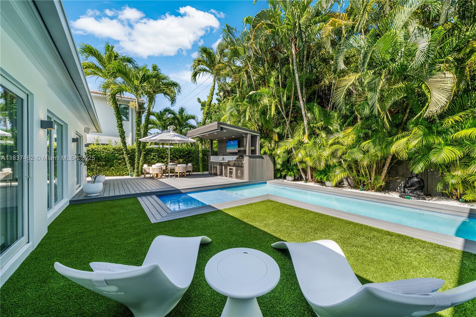 TROPICAL ISLE HOMES SUB 1 - Residential