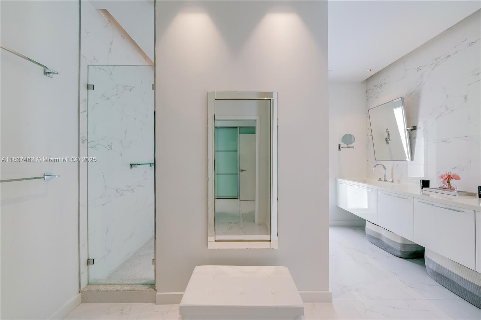 TROPICAL ISLE HOMES SUB 1 - Residential