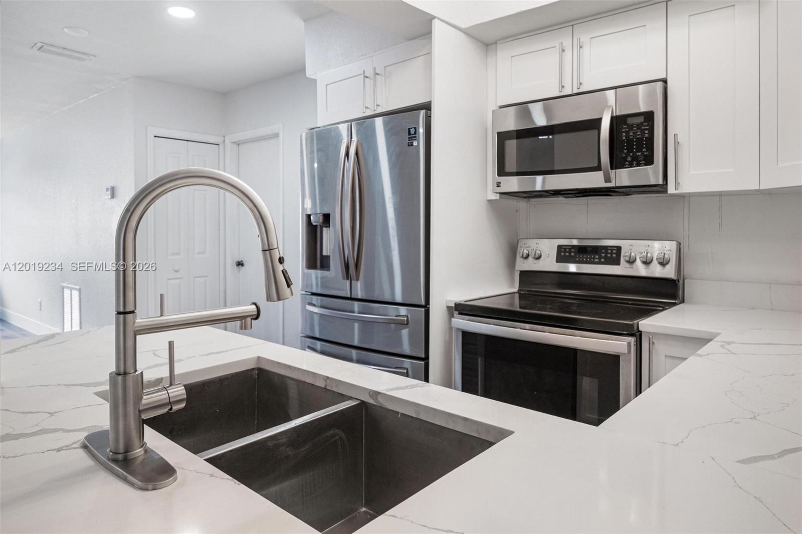 AQUA ISLES - Residential