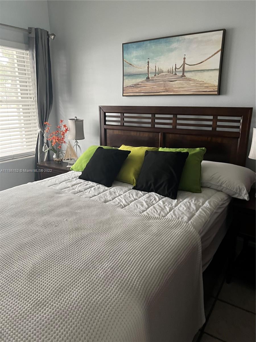 Beautiful studio across from the beach, fully furnished just bring your toothbrush and clothing. Remodeled apartment close to many amenities the beach has to offer.Close to Publix and Walgreens