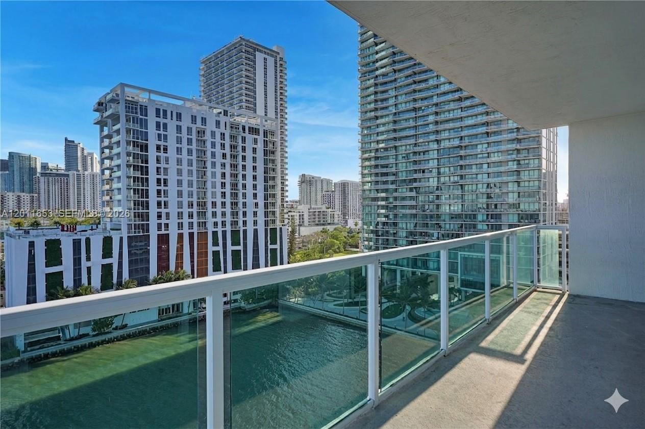 500 NE 29th St 1208