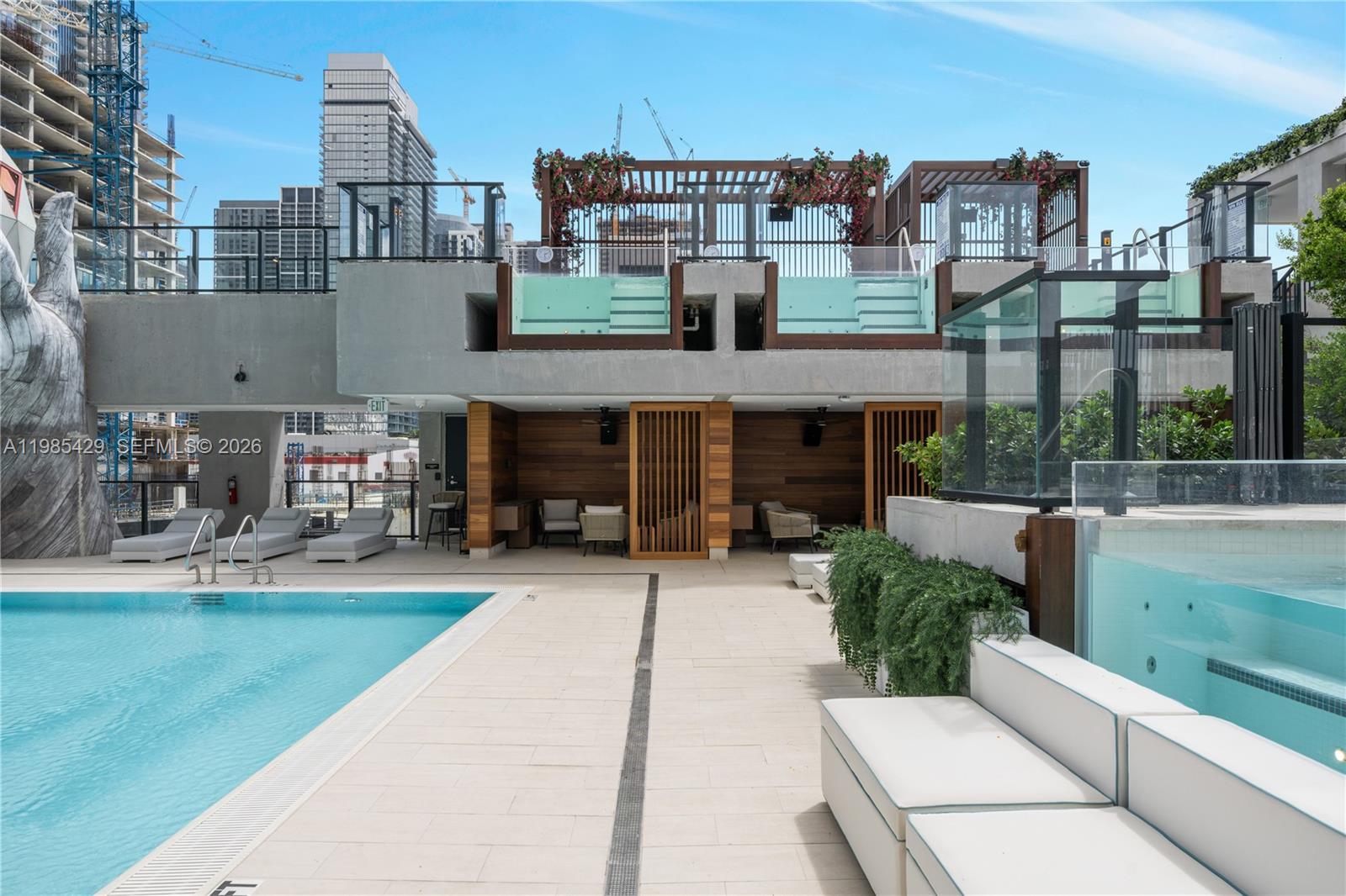 ELEVEN HOTEL AND RESIDENCE - Residential