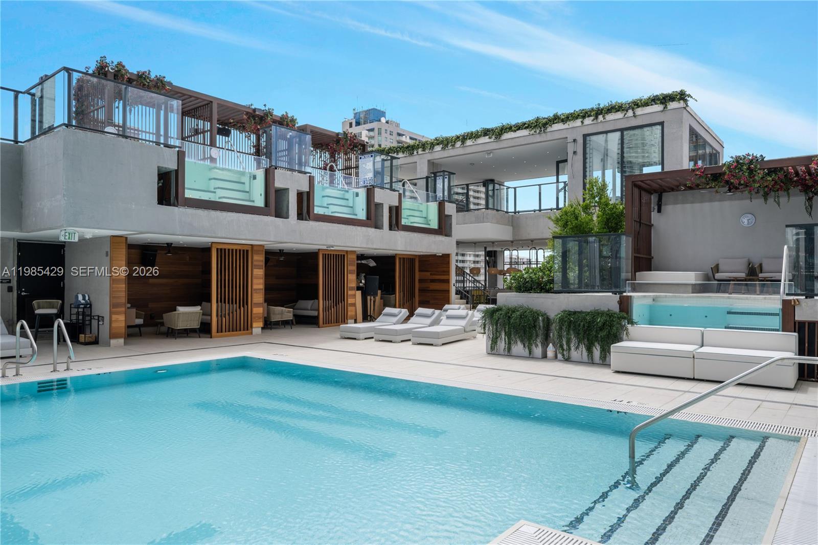 ELEVEN HOTEL AND RESIDENCE - Residential