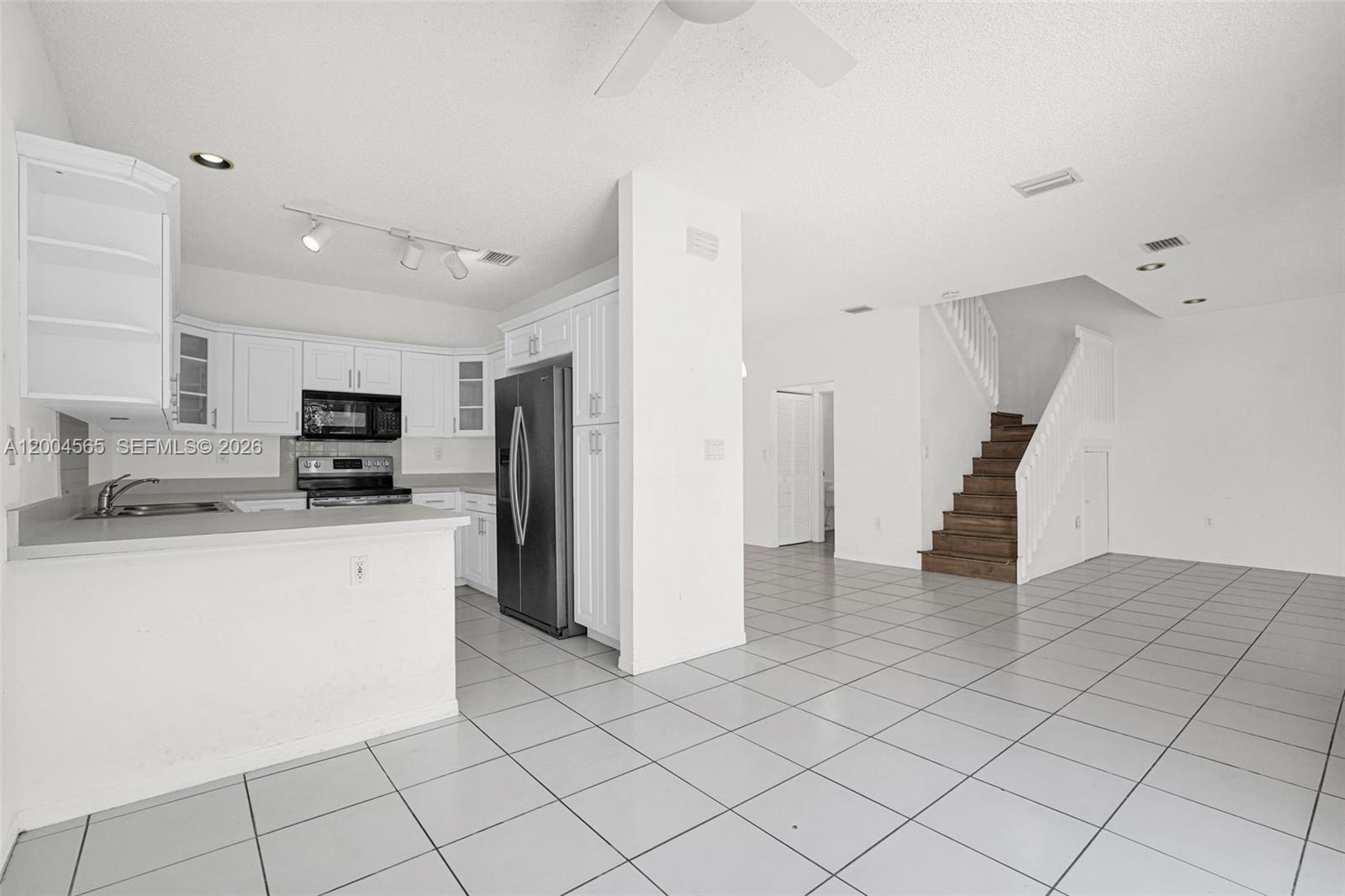 WEST LAKE VILLAGE PLAT - Residential