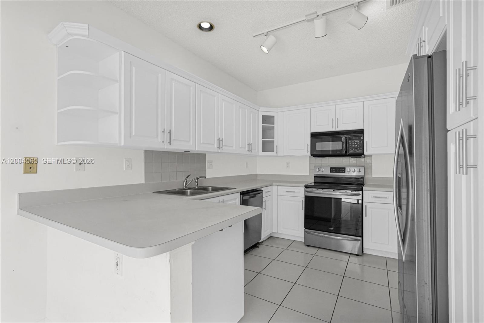 WEST LAKE VILLAGE PLAT - Residential