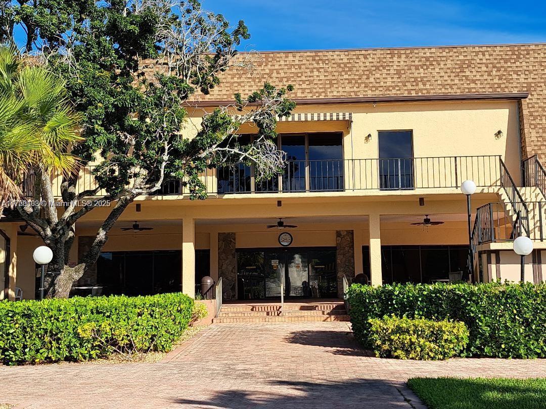 486 Briarwood Cir 2-55