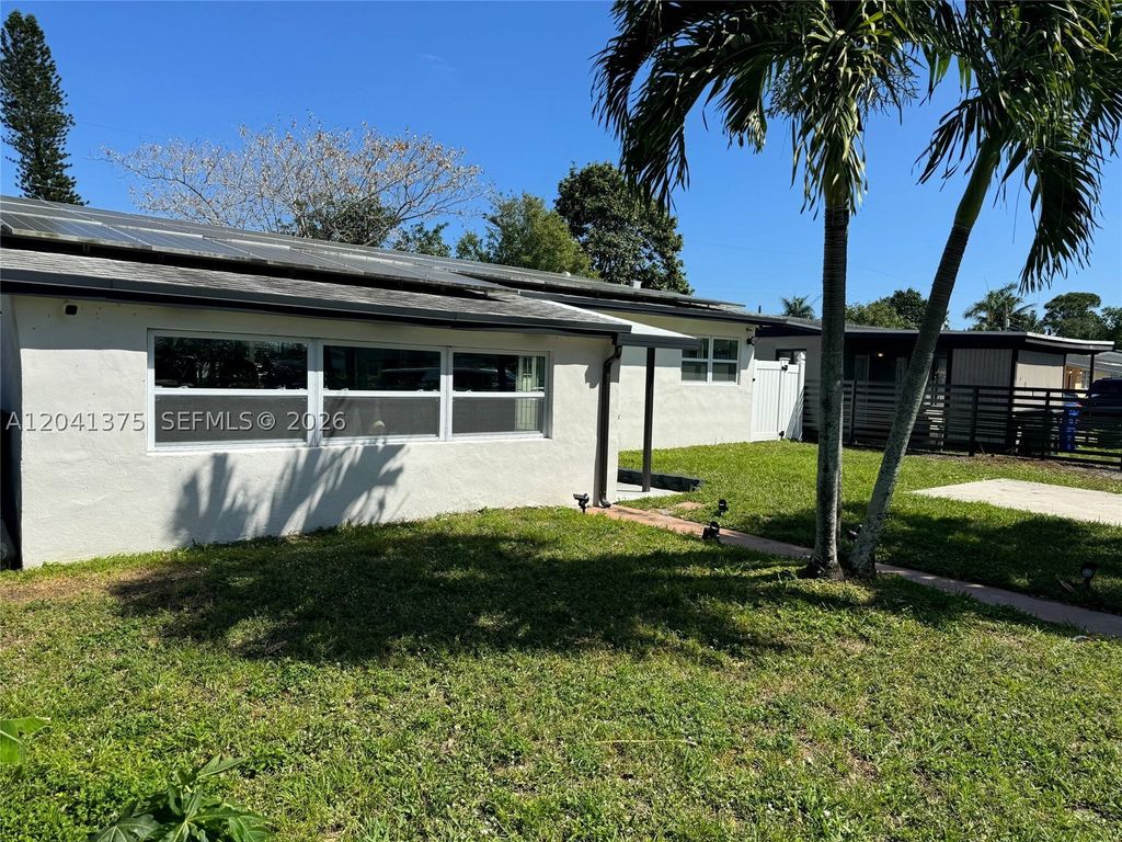 Photo of 6453 Meade St, Hollywood, FL 33024 (MLS # A12041375)