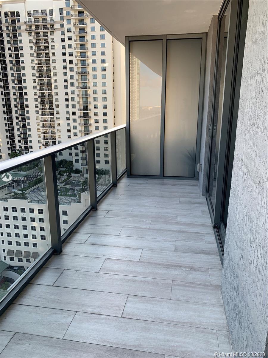BRICKELL HEIGHTS EAST CON - Residential Lease