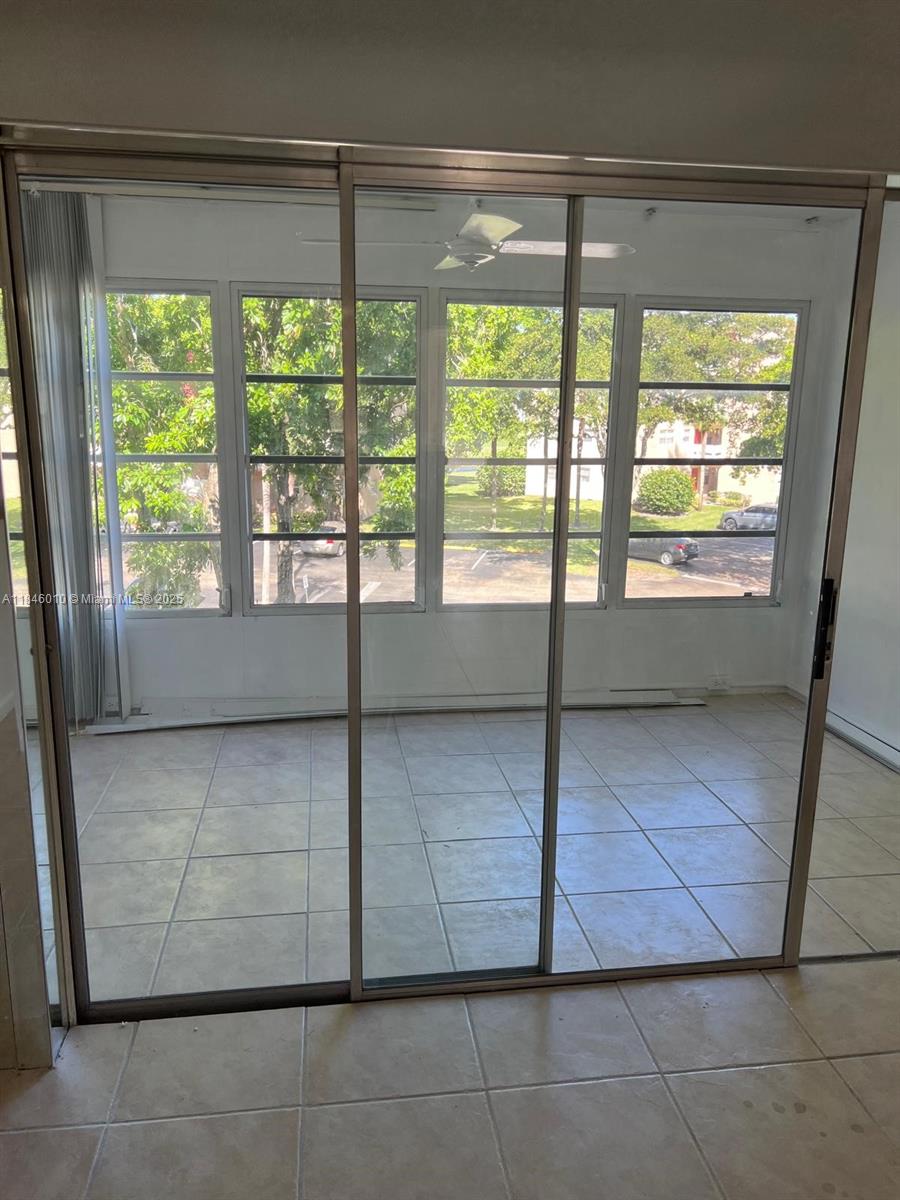 ORIOLE GOLF & TENNIS CLUB - Residential Lease