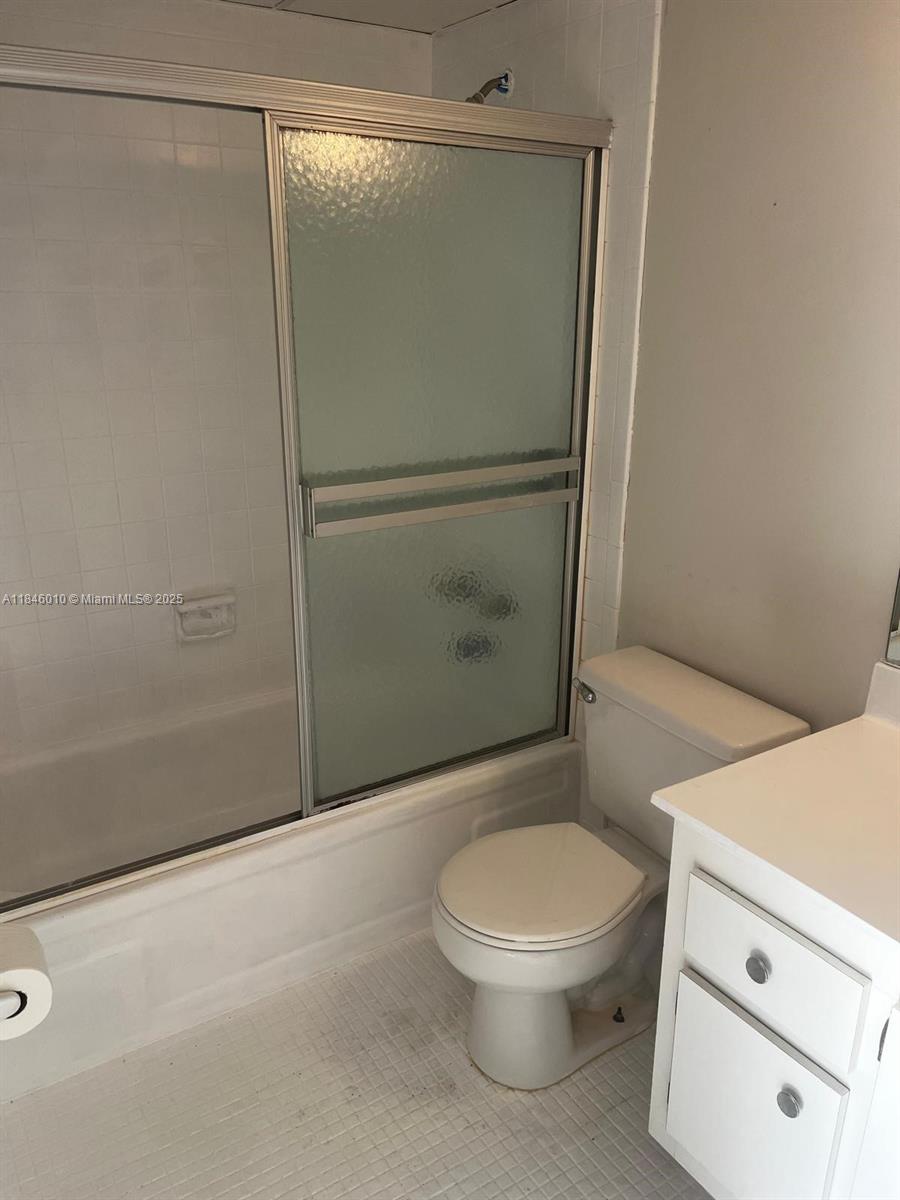 ORIOLE GOLF & TENNIS CLUB - Residential Lease