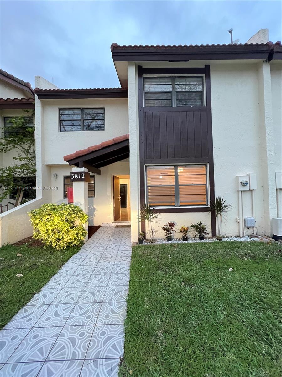 Rental Property at 3812 Sw 52nd Ave 3812, Pembroke Park, Broward County, Florida - Bedrooms: 2 
Bathrooms: 2  - $2,200 MO.