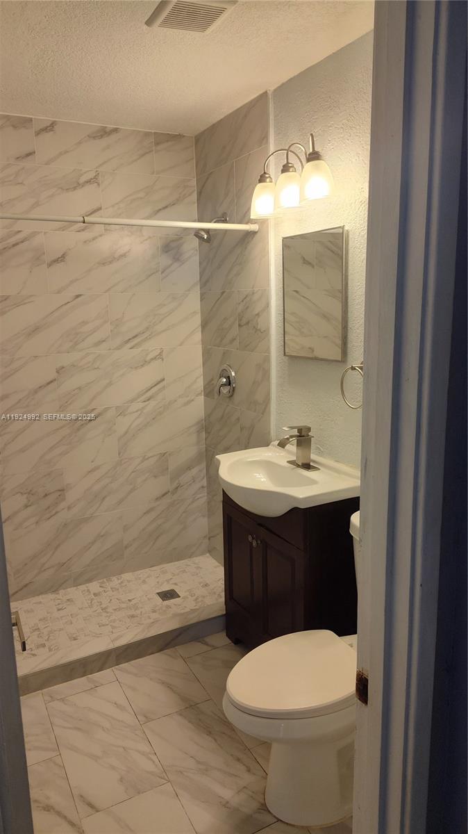 RIVIERA BEACH HEIGHTS ADD - Residential Lease