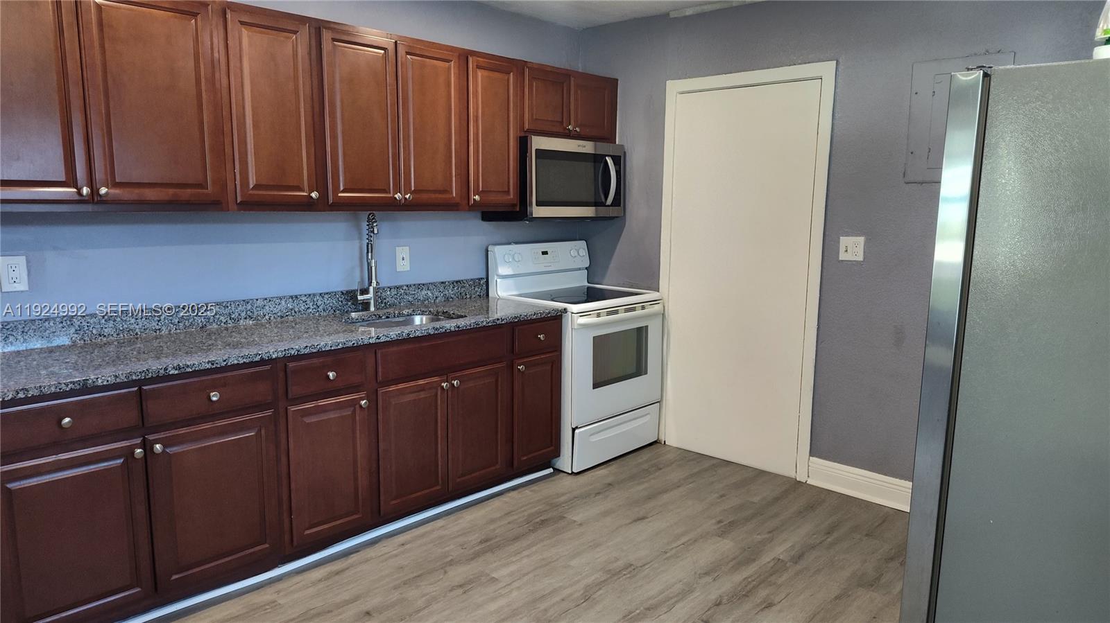 RIVIERA BEACH HEIGHTS ADD - Residential Lease