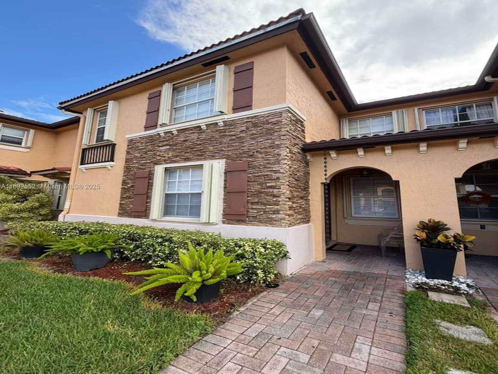 VILLAS AT CARMEL CONDO NO - Residential