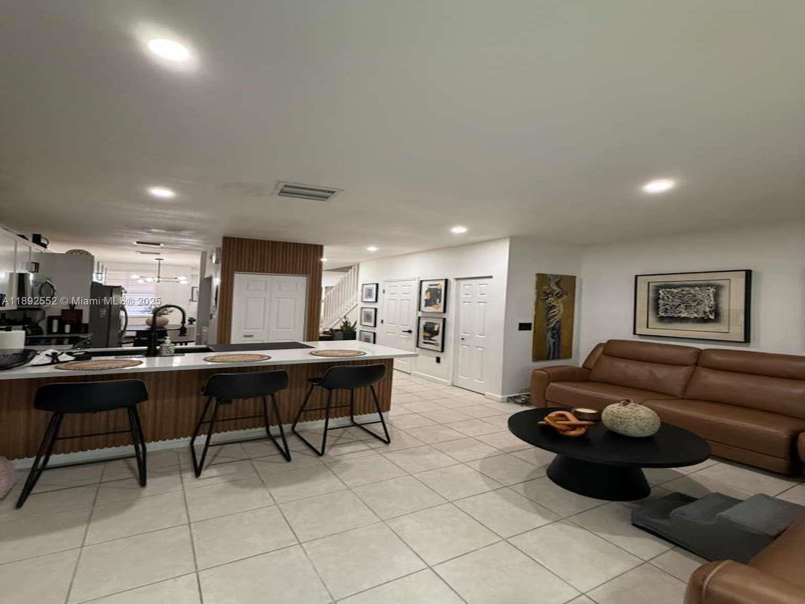 VILLAS AT CARMEL CONDO NO - Residential