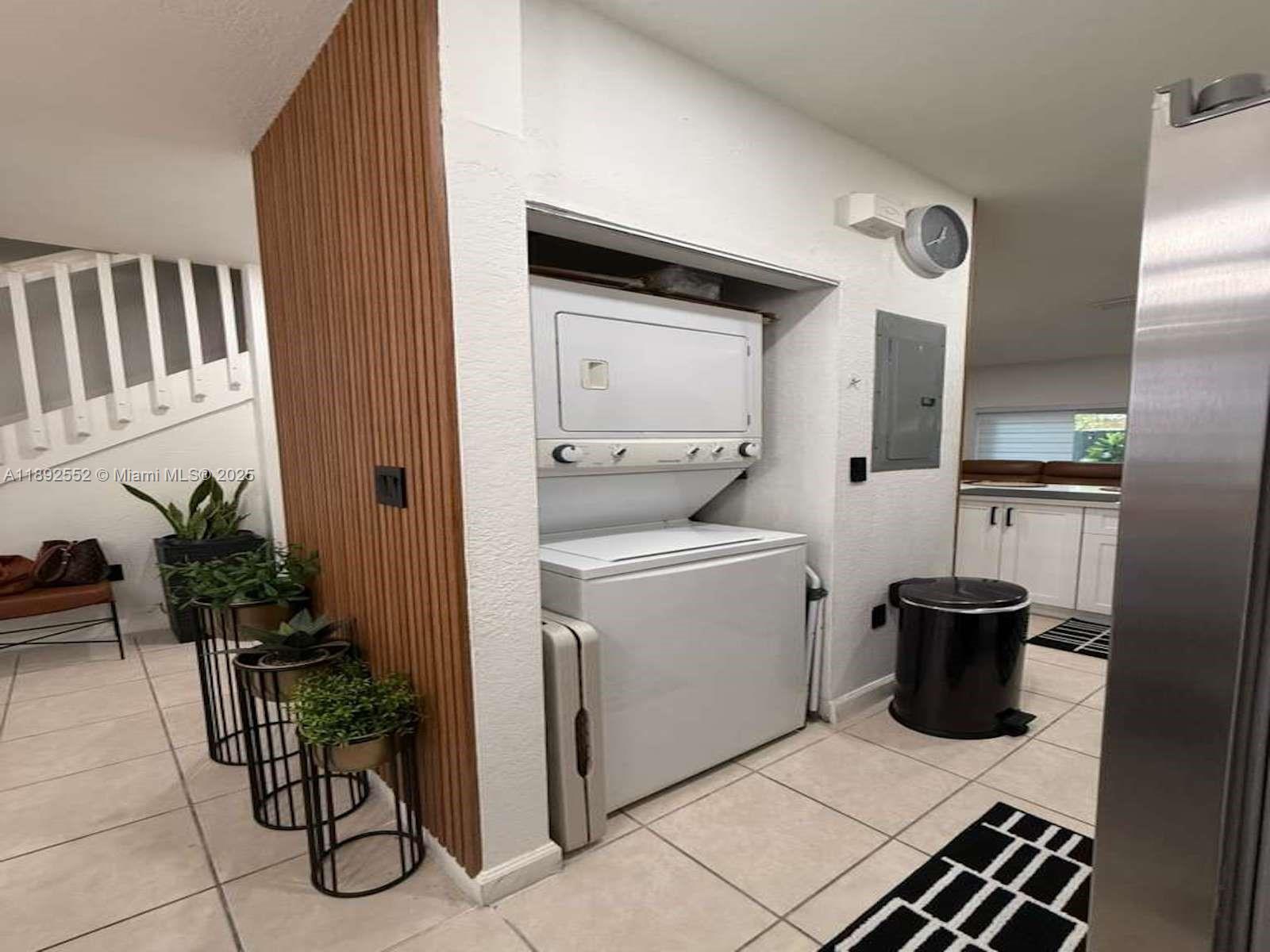 VILLAS AT CARMEL CONDO NO - Residential