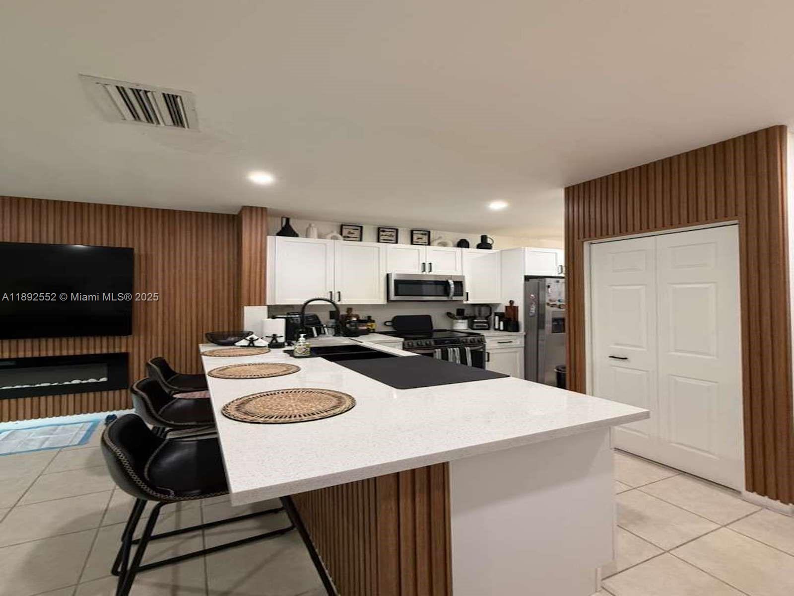 VILLAS AT CARMEL CONDO NO - Residential