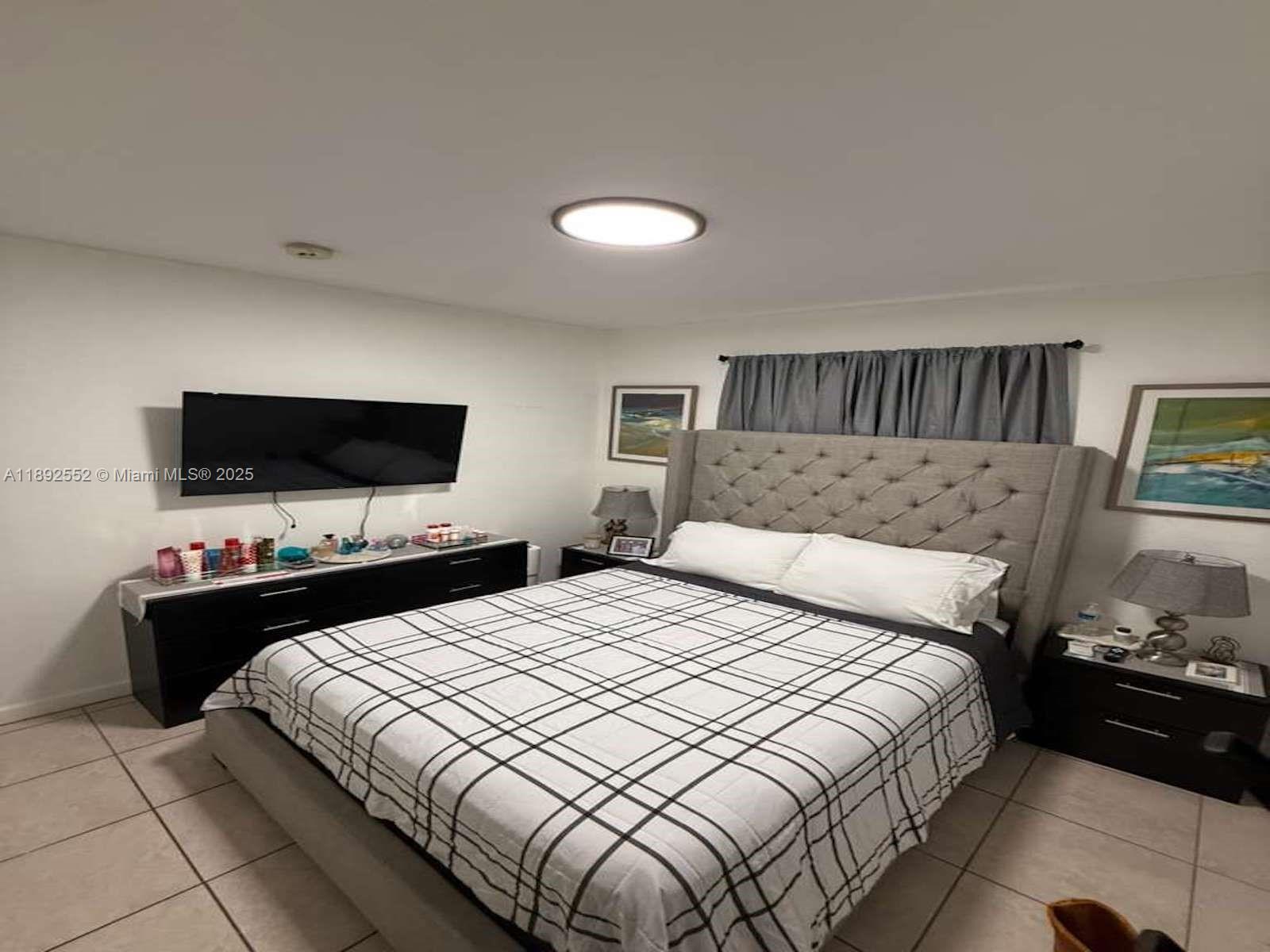 VILLAS AT CARMEL CONDO NO - Residential