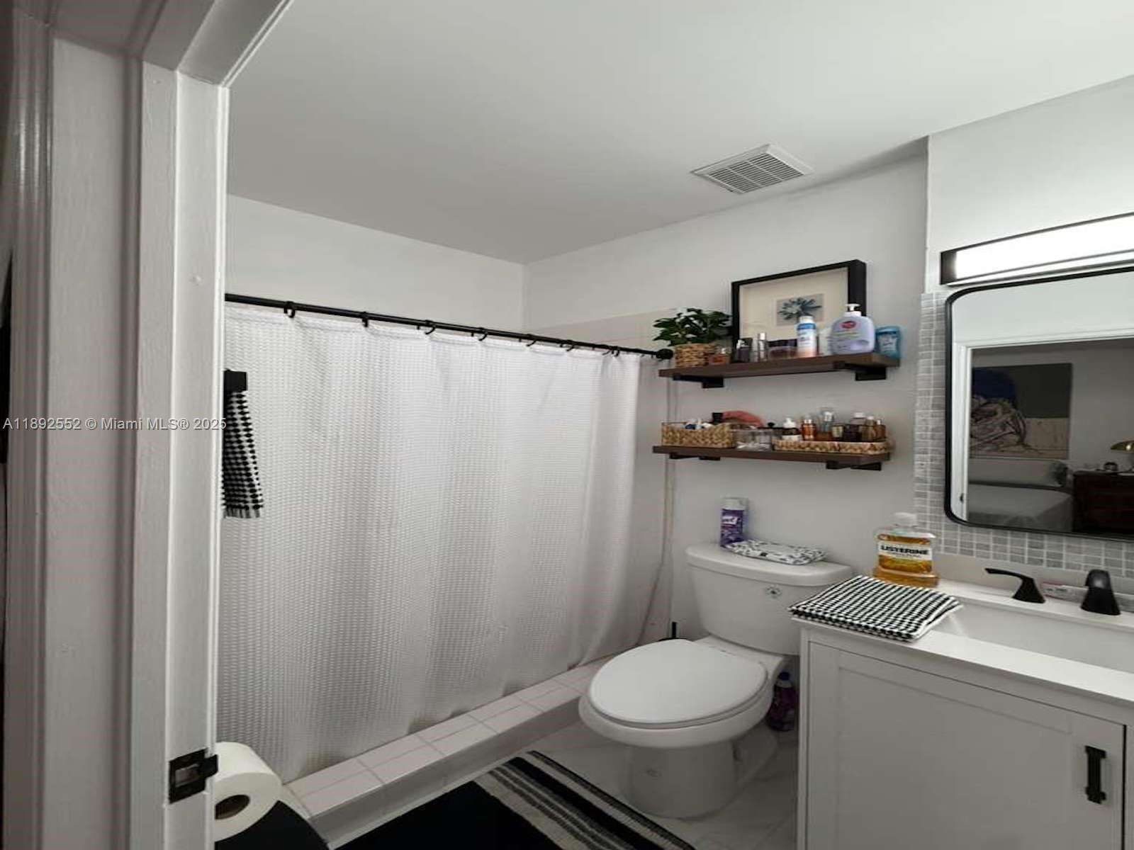 VILLAS AT CARMEL CONDO NO - Residential