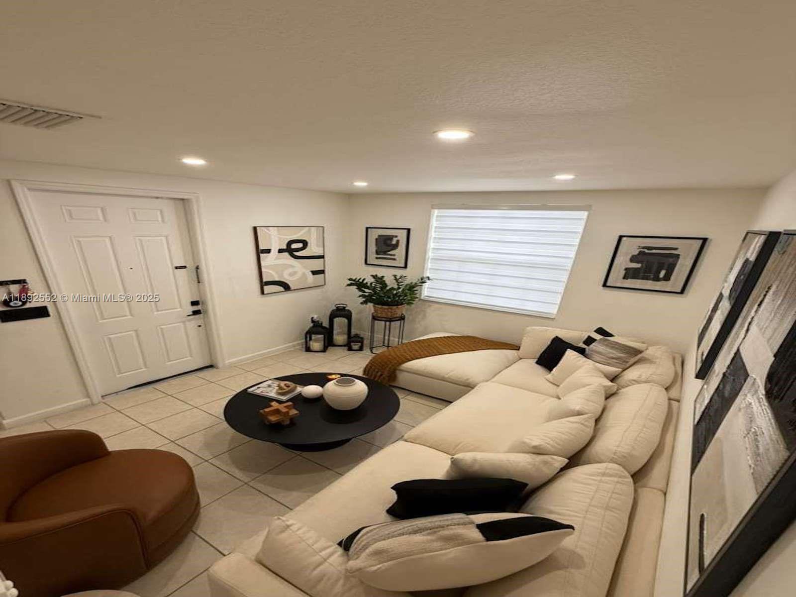 VILLAS AT CARMEL CONDO NO - Residential