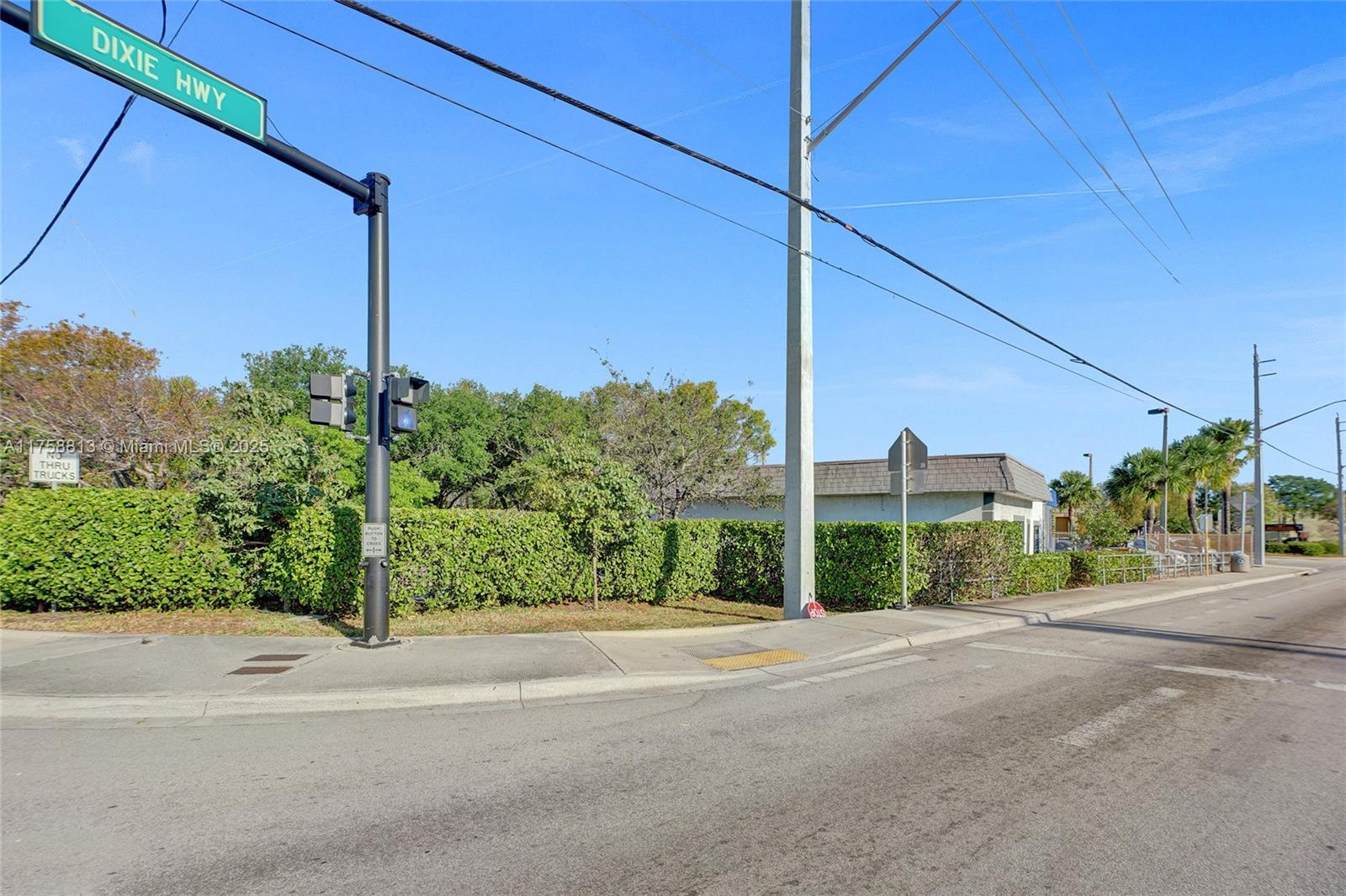 3311 N Dixie Hwy