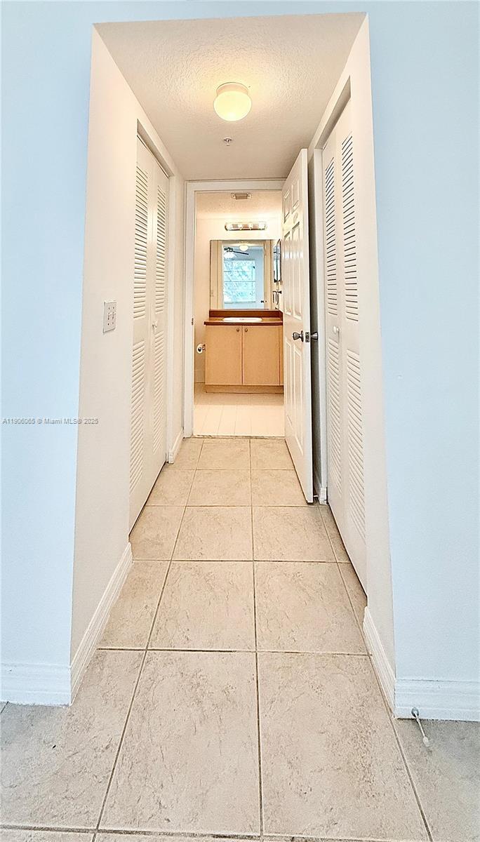 EMERALD ISLE AT LAGUNA LA - Residential Lease