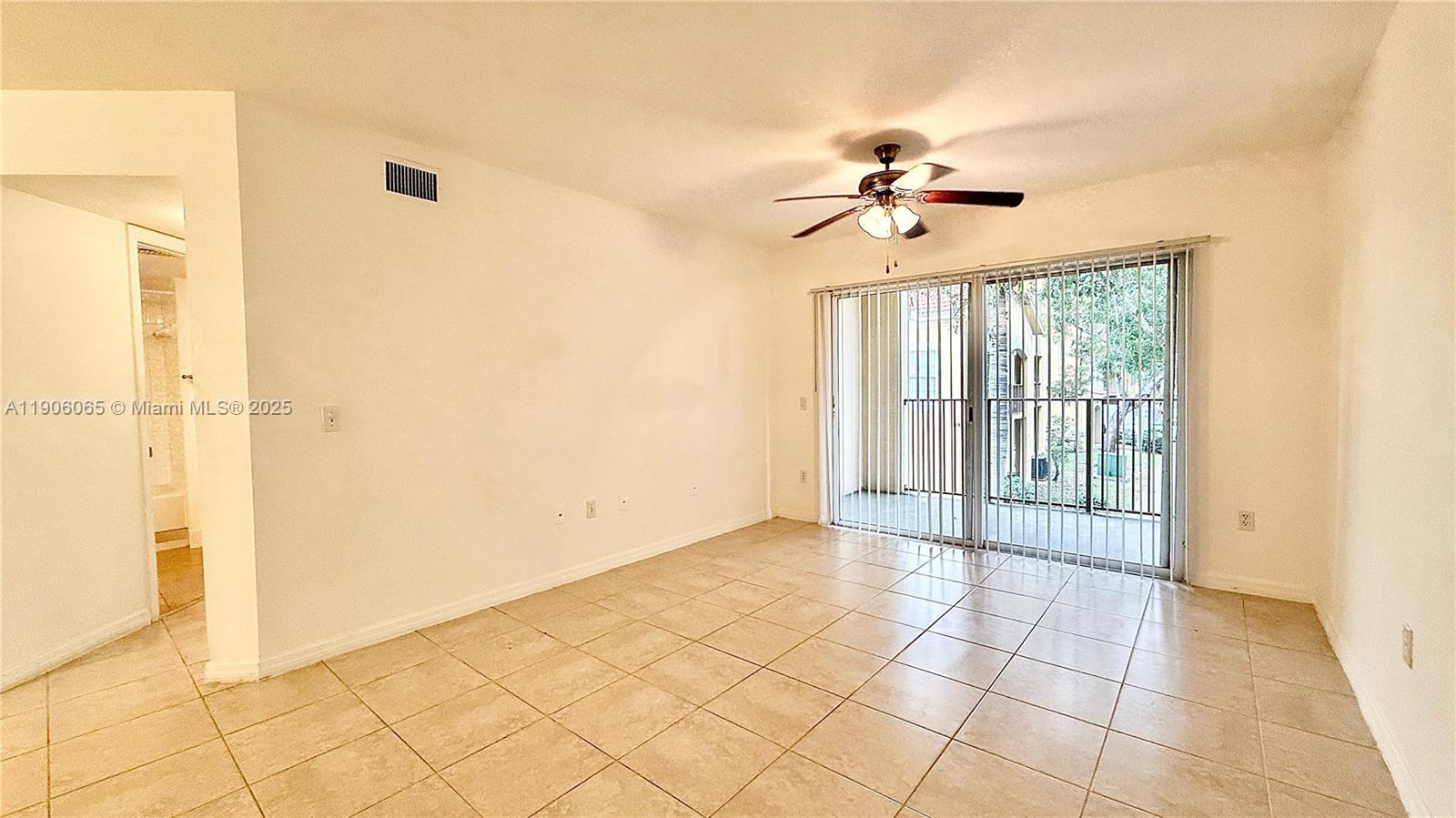 EMERALD ISLE AT LAGUNA LA - Residential Lease