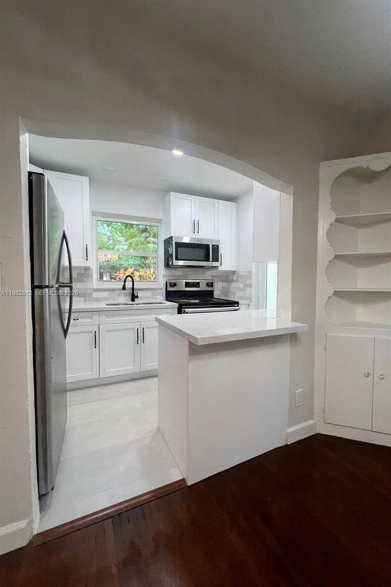 1900 Tigertail Ave 1