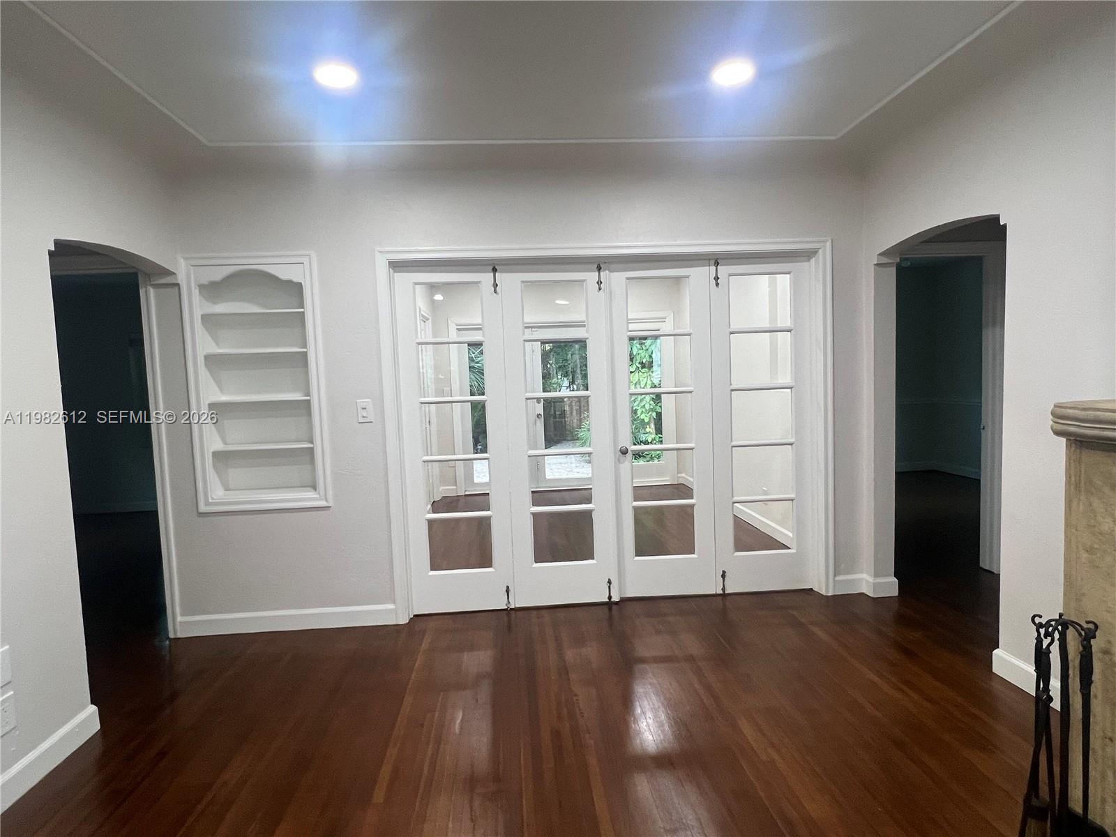 1900 Tigertail Ave 1