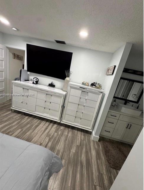 VILLA HOMES AT THE MOORS - Residential