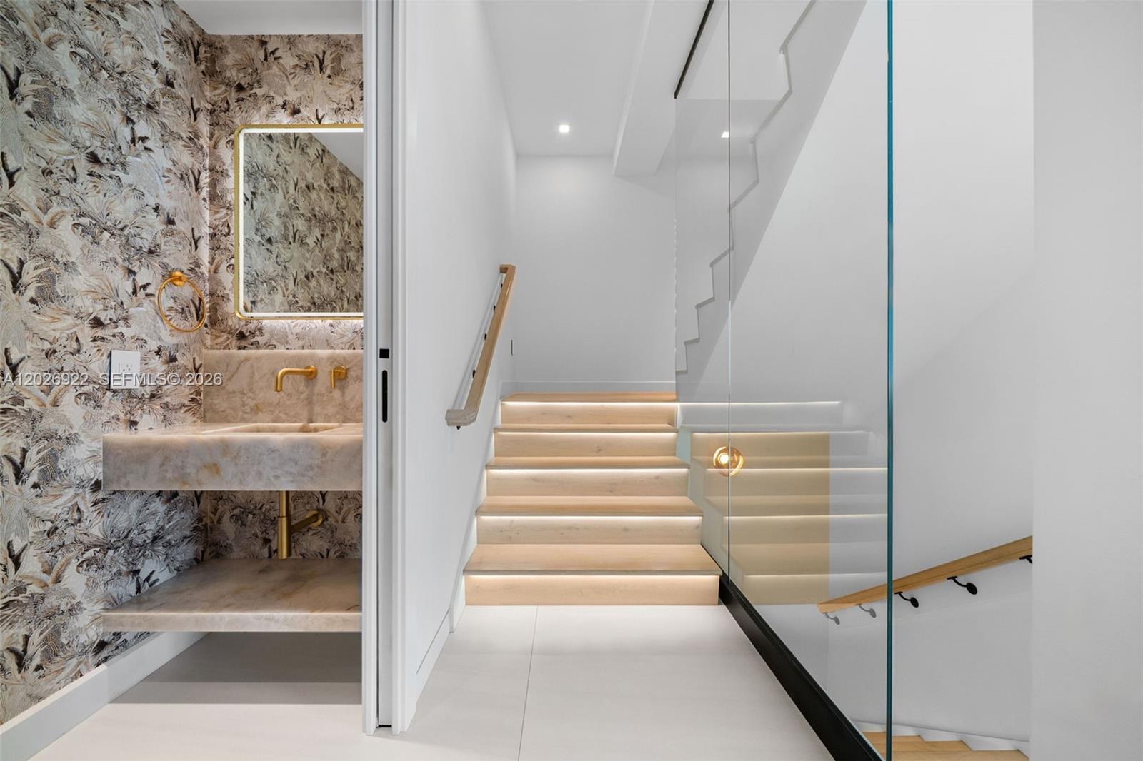 OCEANIA V CONDO - Residential