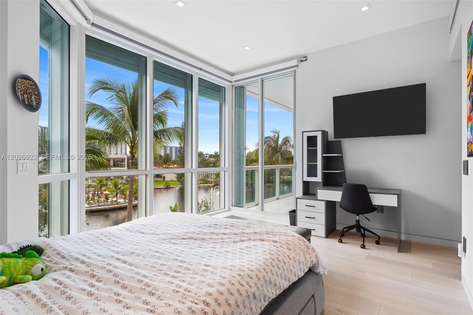 OCEANIA V CONDO - Residential