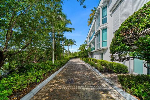 Tiny photo for 16500 Collins Ave #TH-8, Sunny Isles Beach, FL 33160 (MLS # A12026922)
