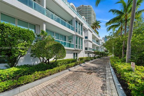 Tiny photo for 16500 Collins Ave #TH-8, Sunny Isles Beach, FL 33160 (MLS # A12026922)