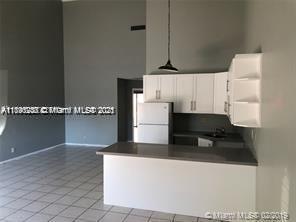 ORCHARD LAKE TOWN HOUSES - Residential Lease