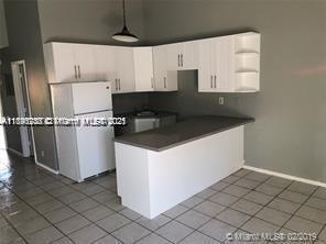 ORCHARD LAKE TOWN HOUSES - Residential Lease