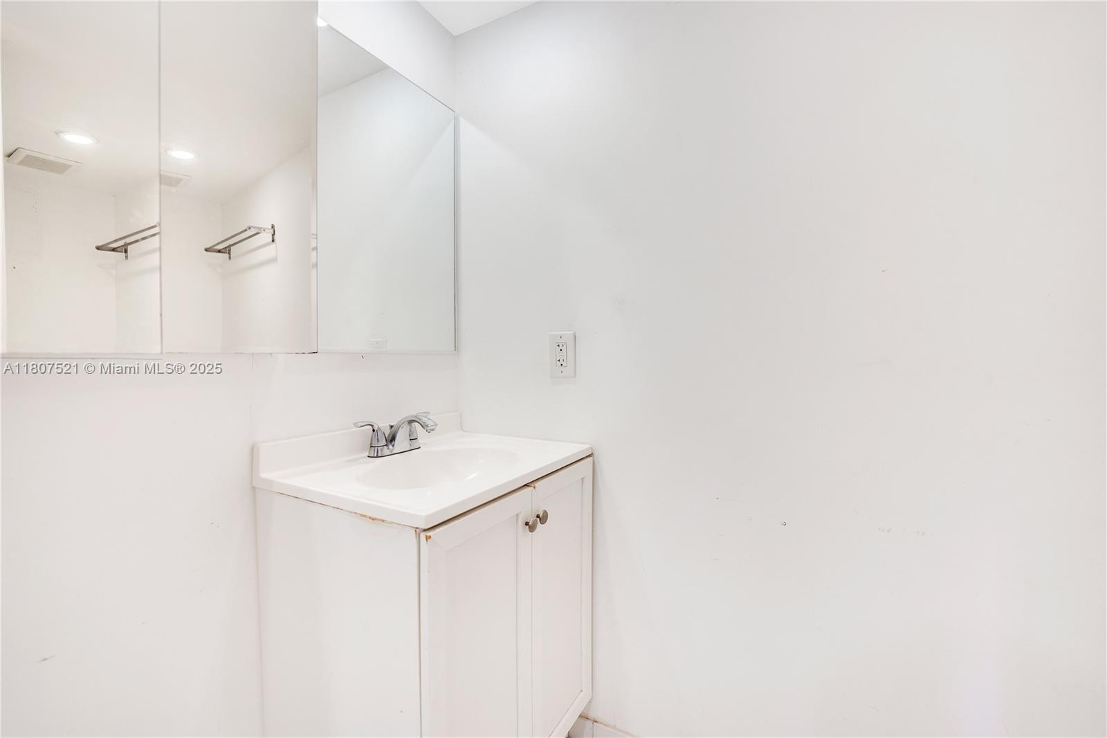 RIVERWOOD SEC 3 - Residential