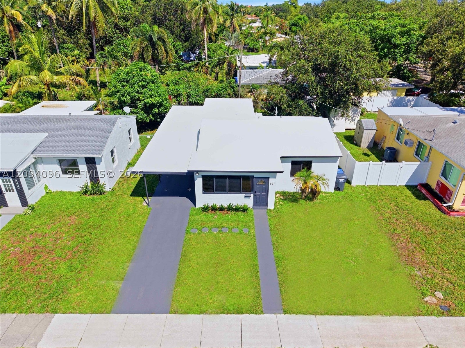 831 S 28th Ave