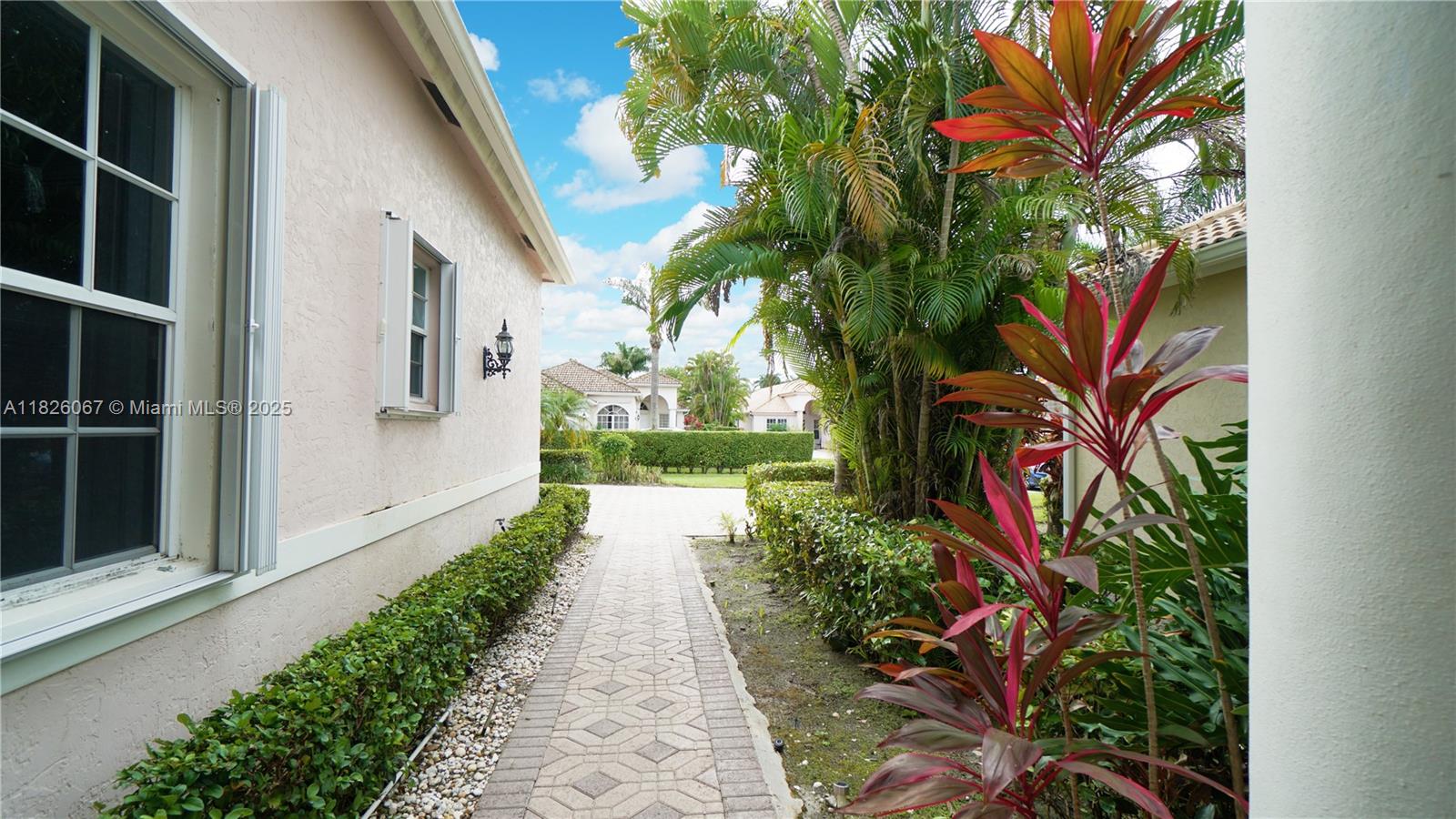 9025 Long Lake Palm Dr 1
