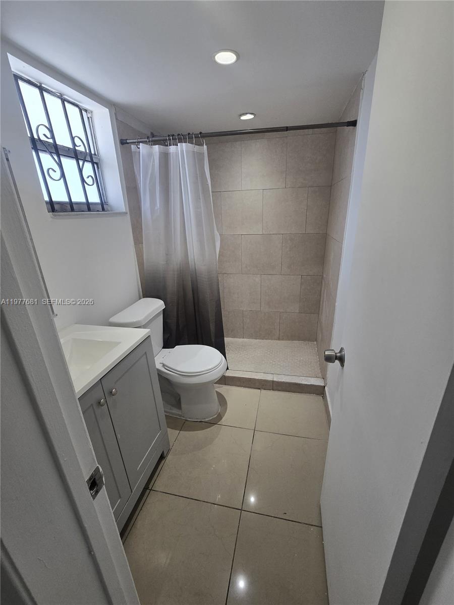 TROPICAL TERRACE CONDO - Residential Lease