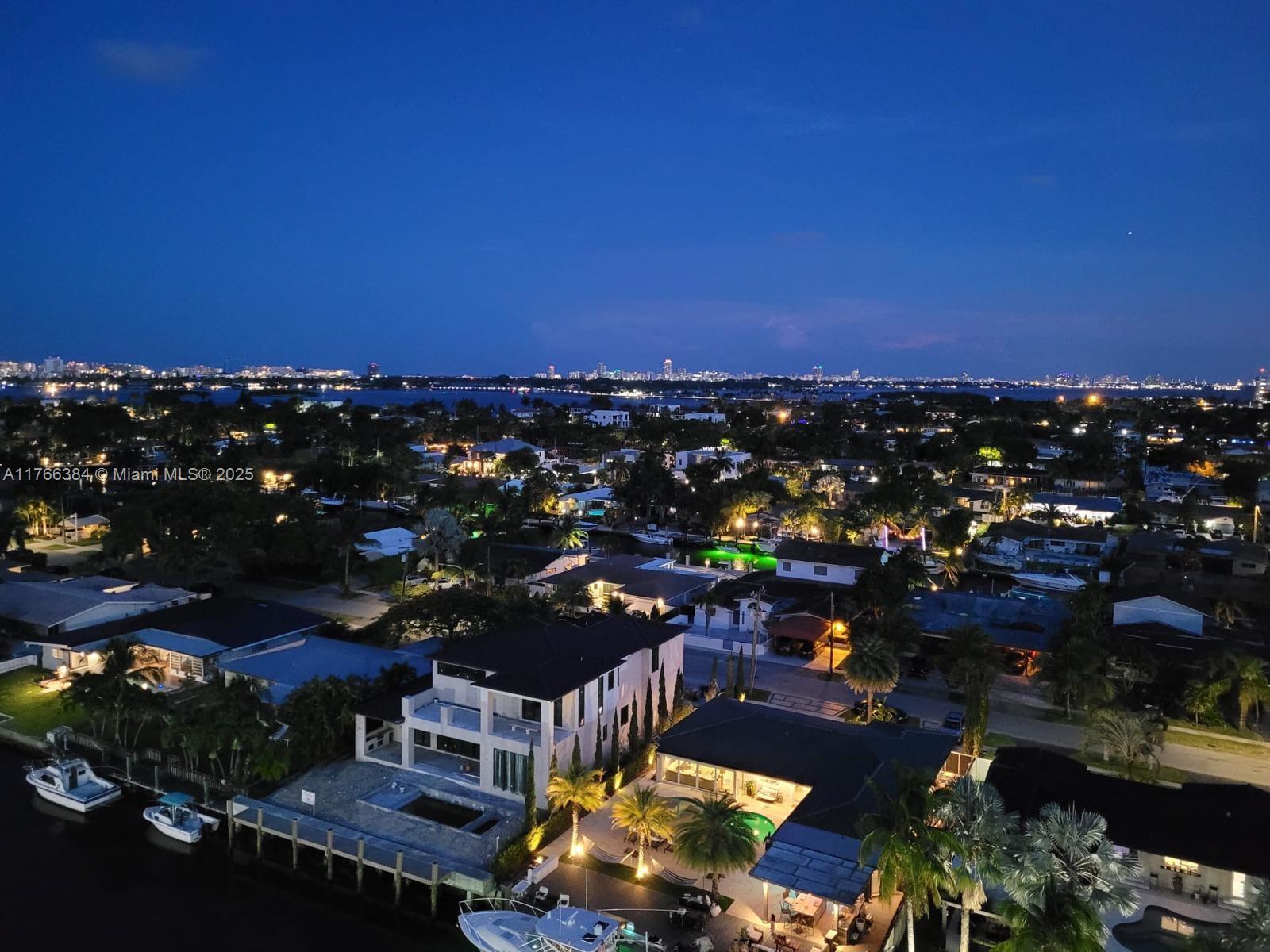 VECINO DEL MAR CONDO - Residential