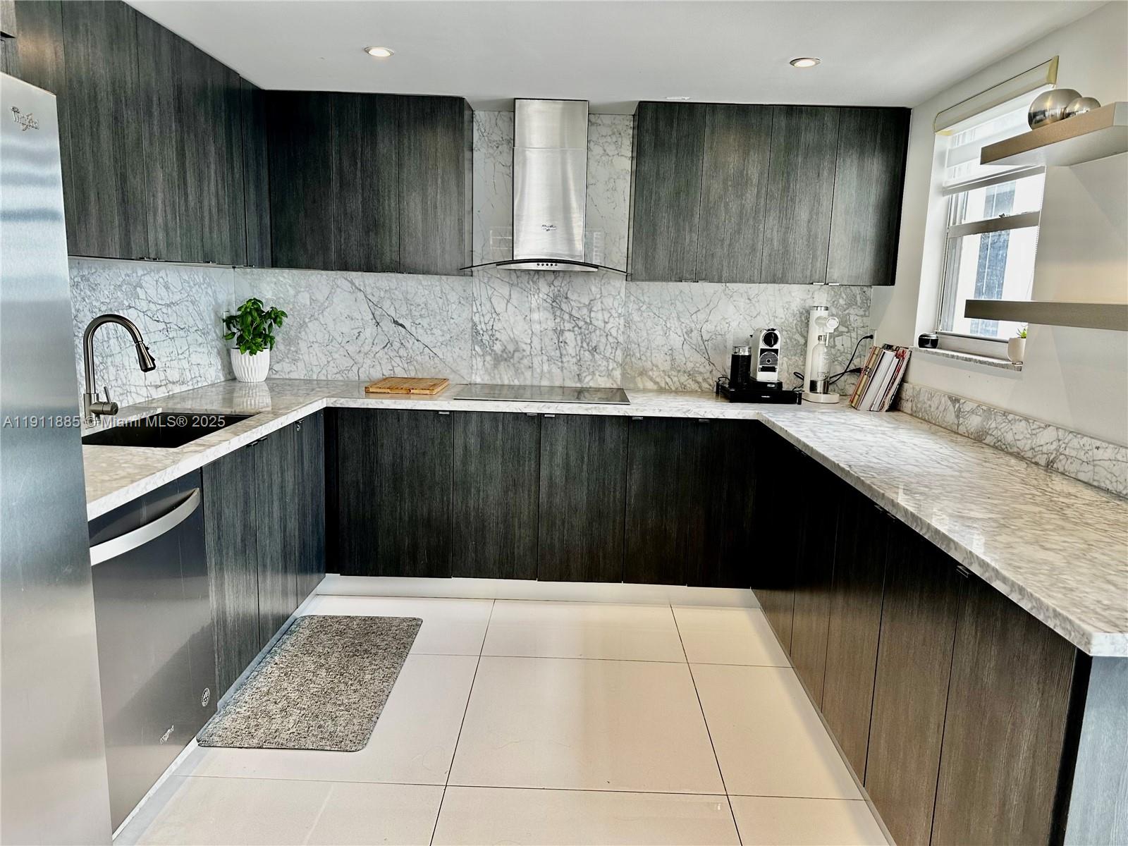 BRICKELL PLACE CONDO - Residential