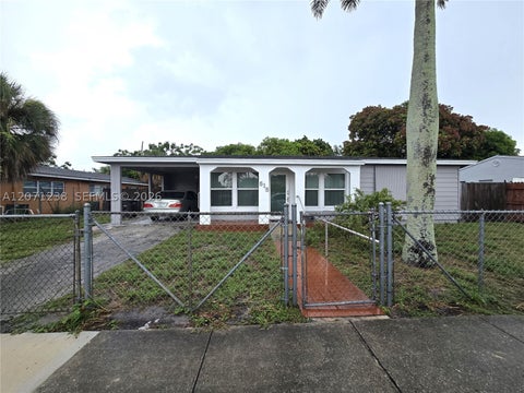 Photo of 515 Hunter St, West Palm Beach, FL 33405 (MLS # A12071238)