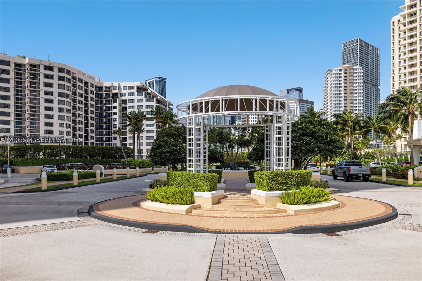 THREE TEQUESTA POINT COND - Residential