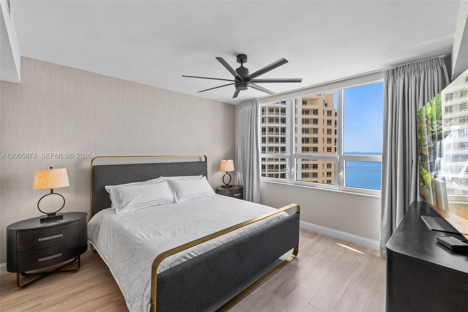 THREE TEQUESTA POINT COND - Residential