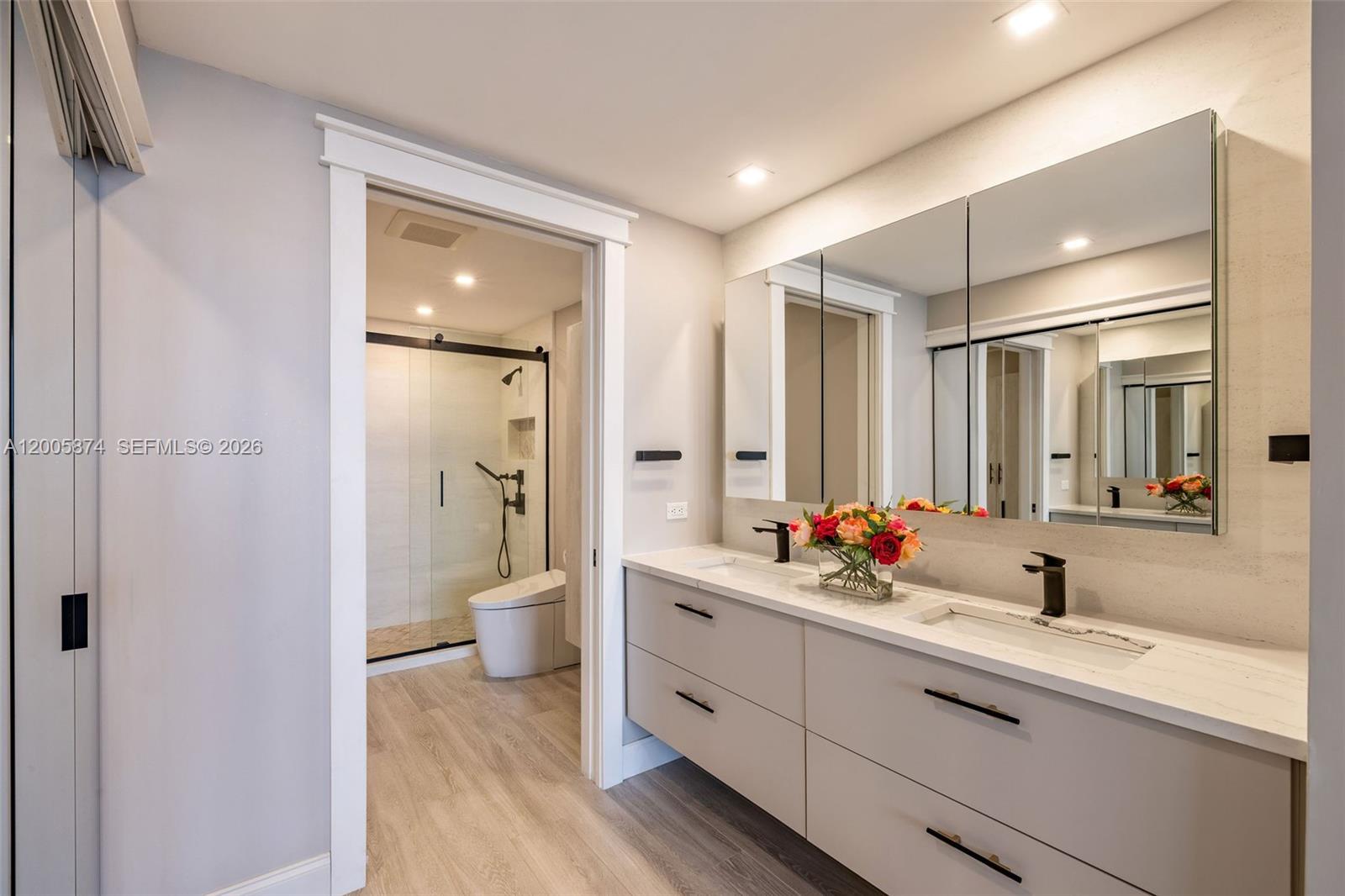 THREE TEQUESTA POINT COND - Residential