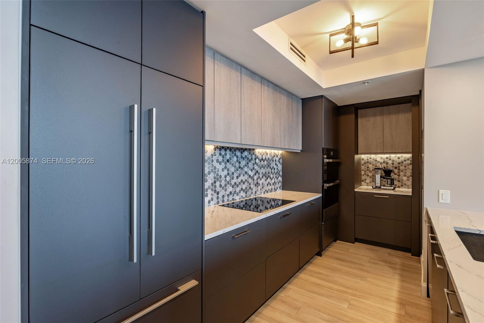 THREE TEQUESTA POINT COND - Residential