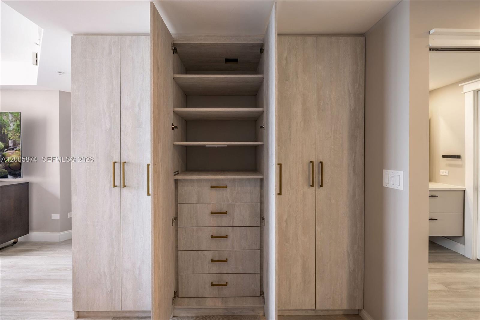 THREE TEQUESTA POINT COND - Residential