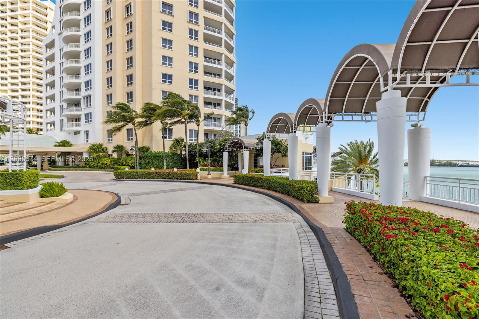 THREE TEQUESTA POINT COND - Residential